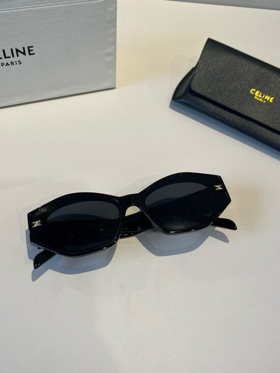 Celine 1479 Black Sunglasses – Gold Logo, Italy-Made, Retro-Modern, Gift Ready main image 6